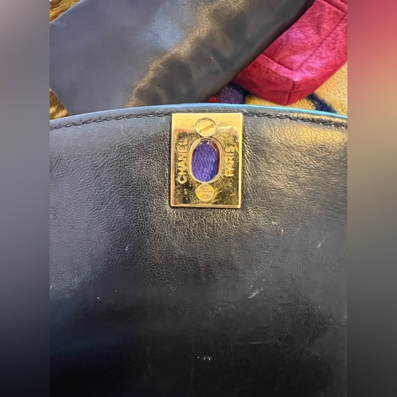 Vintage Chanel Small Diana Lambskin Handbag - Picture 10 of 16